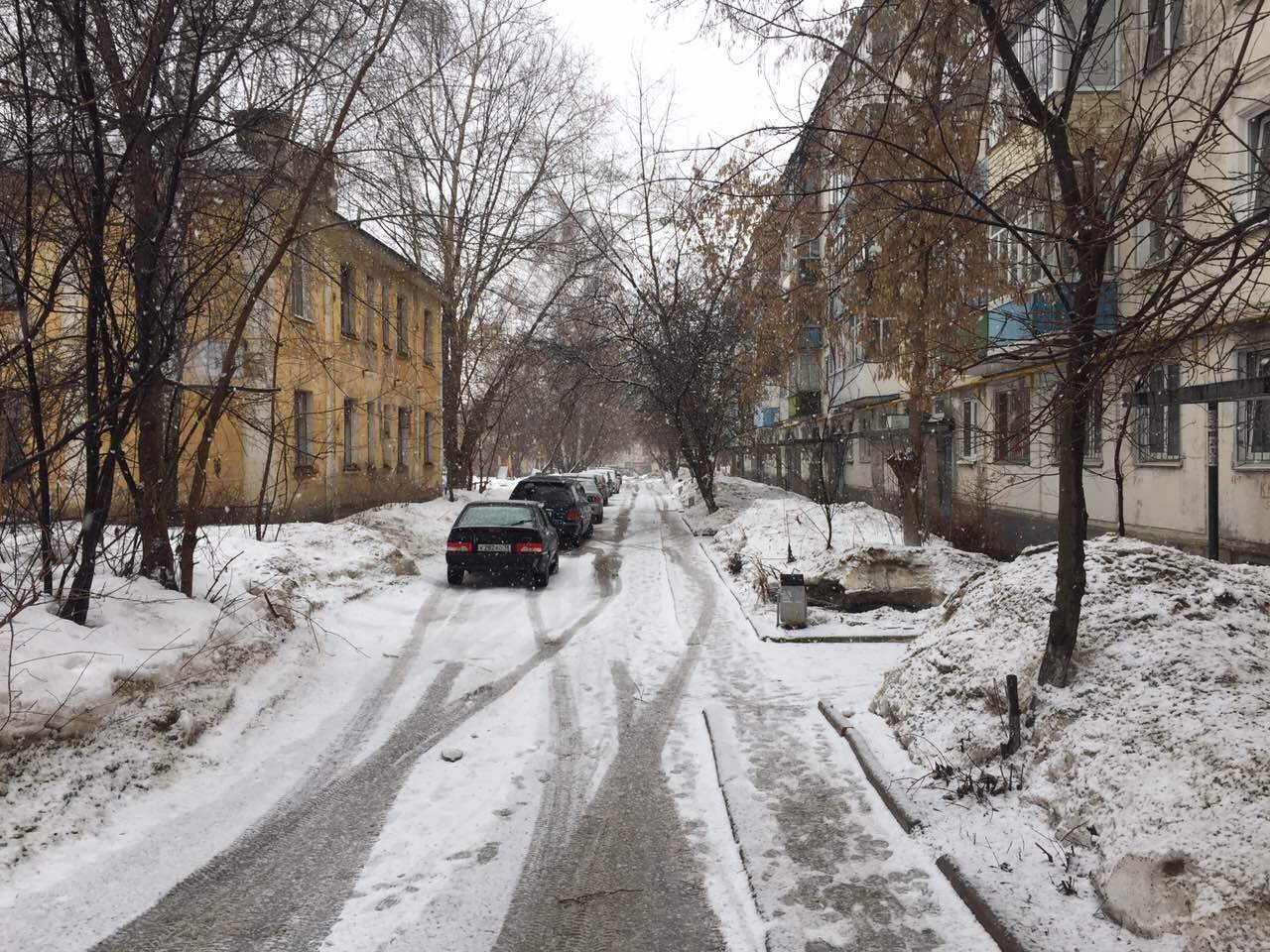 Респ. Удмуртская, г. Ижевск, городок. Строителей, д. 66-придомовая территория