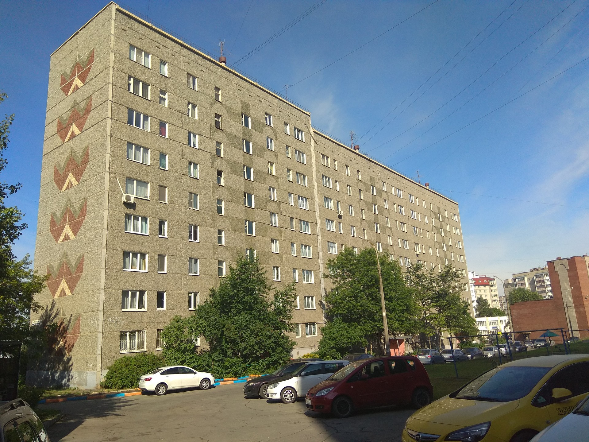 Респ. Удмуртская, г. Ижевск, ул. Удмуртская, д. 145-фасад здания