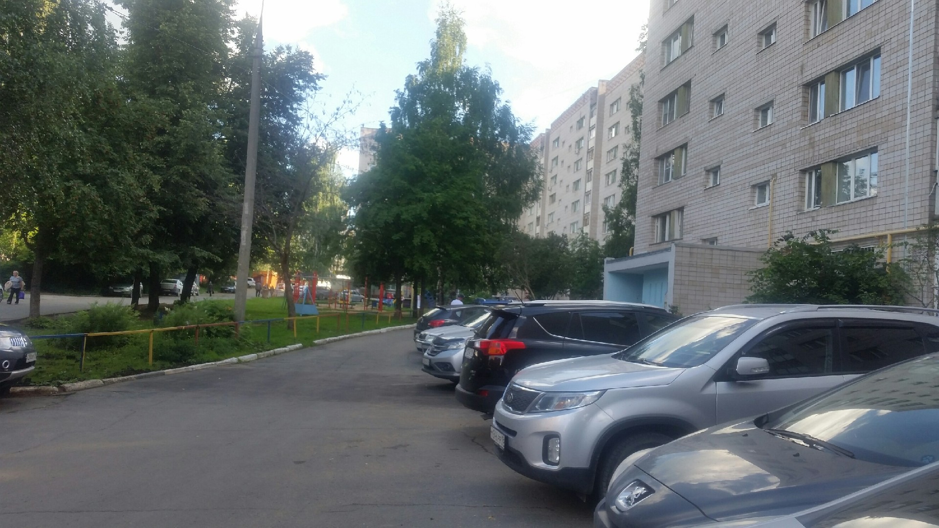 Респ. Удмуртская, г. Ижевск, ул. Удмуртская, д. 208-фасад здания