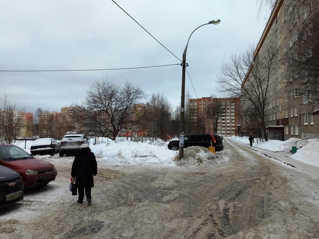 Респ. Удмуртская, г. Ижевск, ул. Удмуртская, д. 267, к. 1-придомовая территория