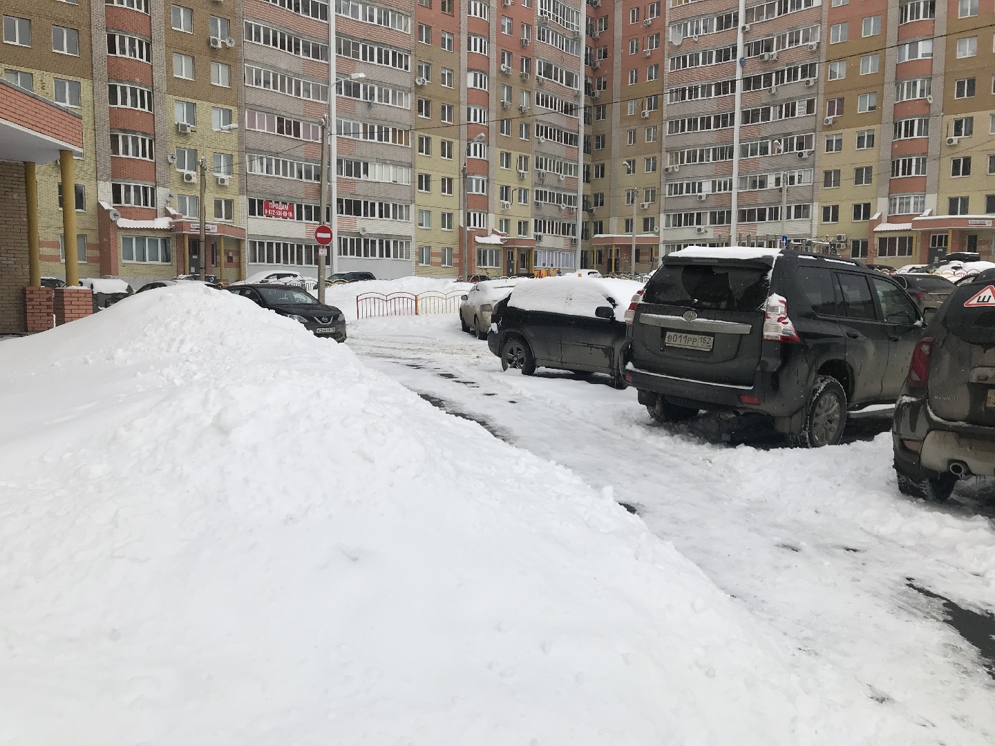 Респ. Удмуртская, г. Ижевск, ул. Холмогорова, д. 67-придомовая территория