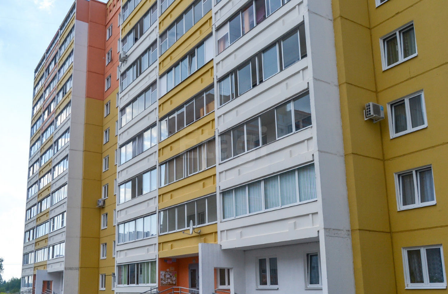 Респ. Удмуртская, г. Ижевск, ул. Холмогорова, д. 73-фасад здания