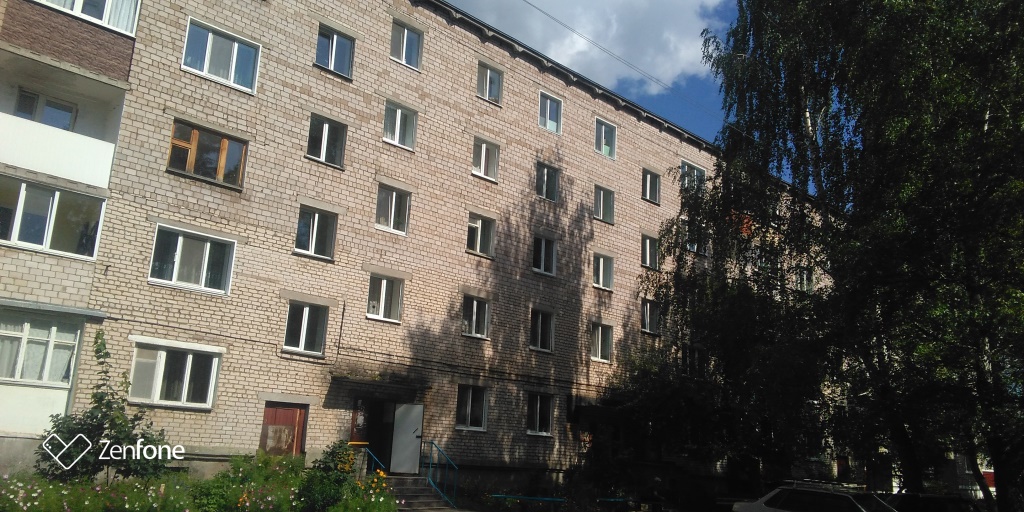 Респ. Удмуртская, р-н. Камбарский, г. Камбарка, ул. Суворова, д. 22-фасад здания