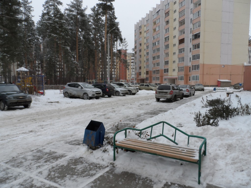 обл. Ульяновская, г. Димитровград, ул. Братская, д. 17-придомовая территория