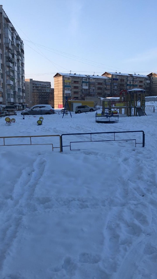 край. Хабаровский, г. Амурск, пр-кт. Строителей, д. 36-придомовая территория