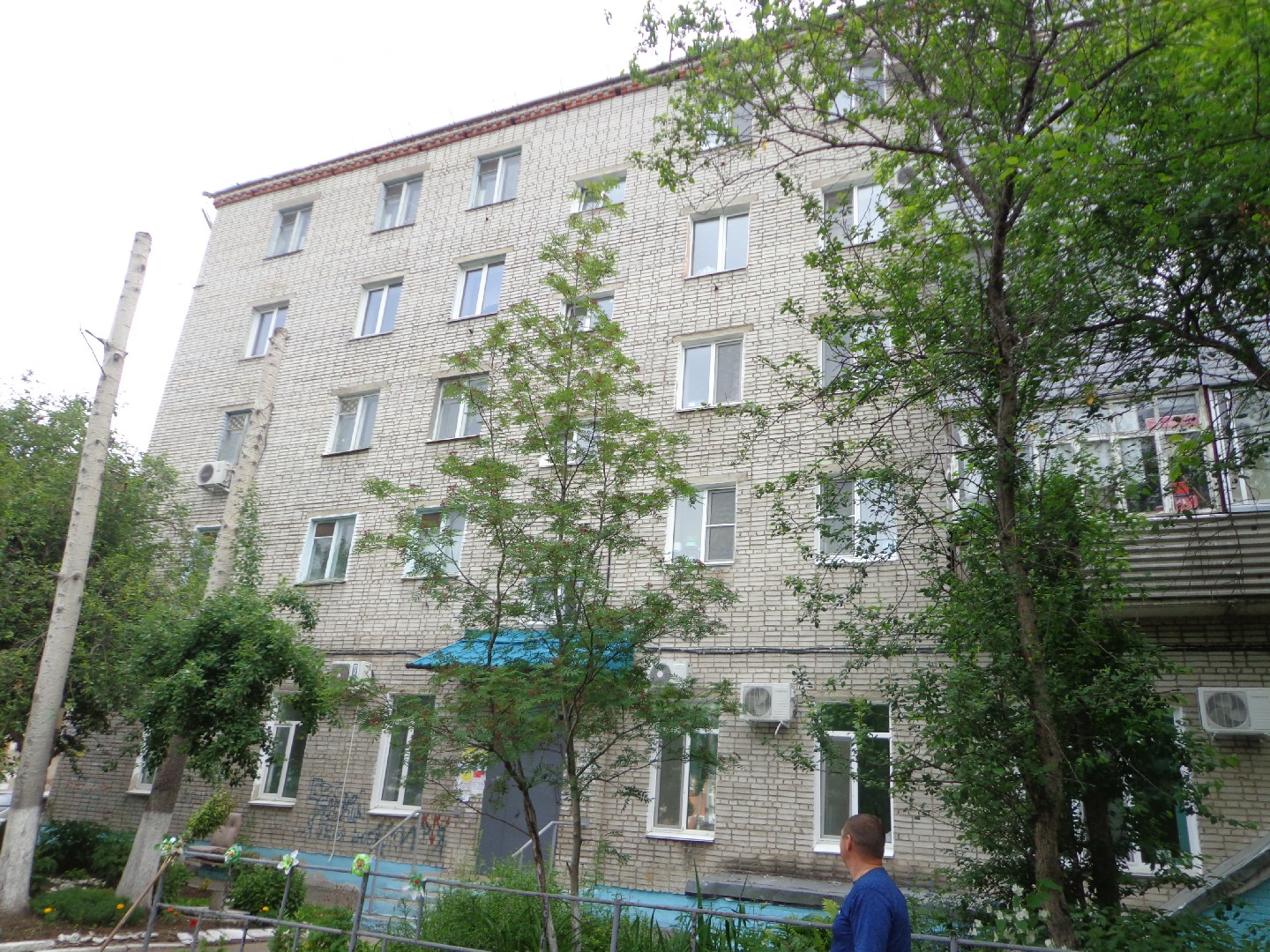 край. Хабаровский, г. Комсомольск-на-Амуре, ул. Шиханова, д. 8-фасад здания