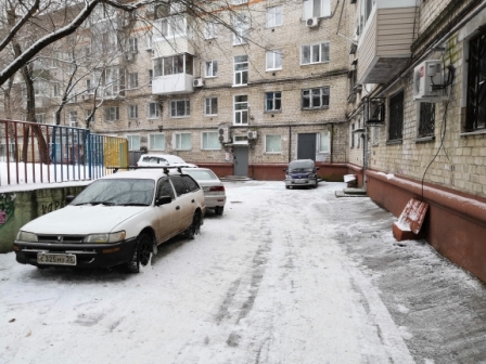 край. Хабаровский, г. Хабаровск, б-р. Амурский, д. 3-придомовая территория