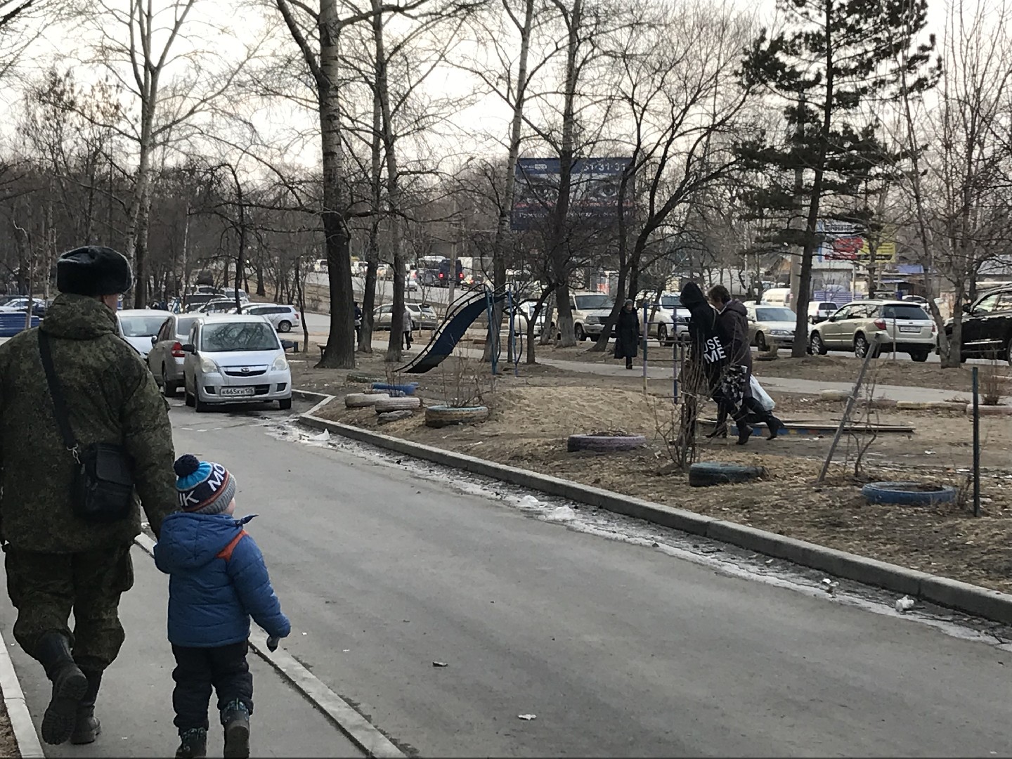 край. Хабаровский, г. Хабаровск, ул. Большая, д. 95-придомовая территория