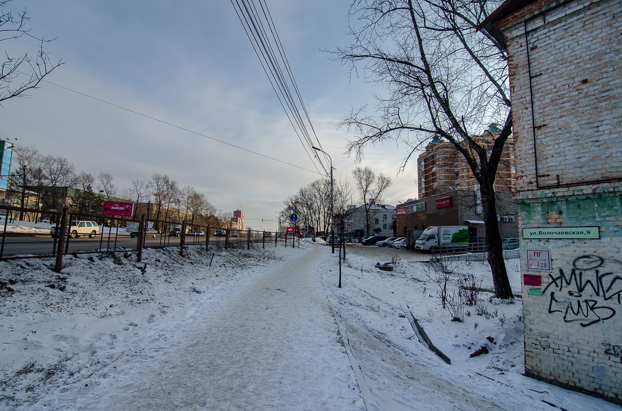 край. Хабаровский, г. Хабаровск, ул. Волочаевская, д. 9-придомовая территория