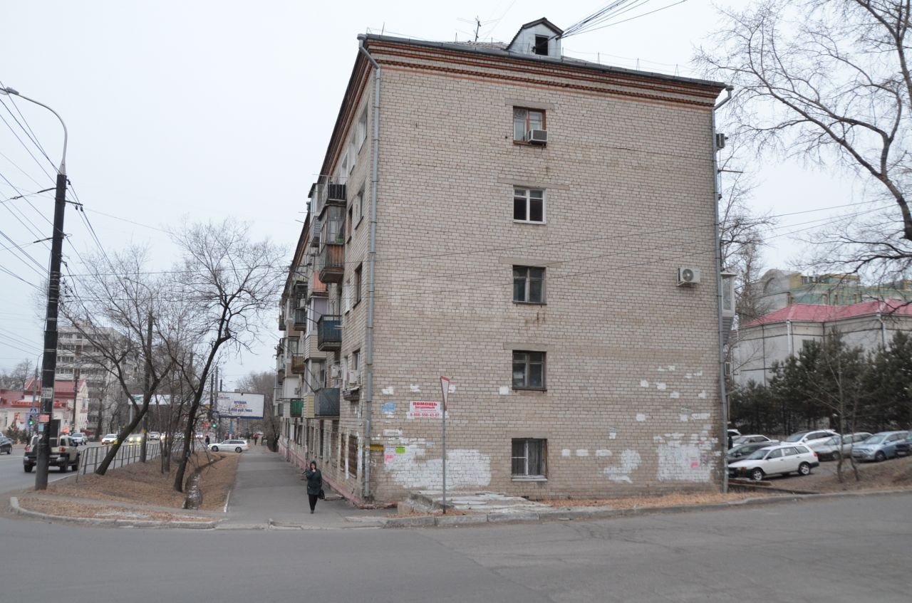 край. Хабаровский, г. Хабаровск, ул. Ленинградская, д. 13-фасад здания