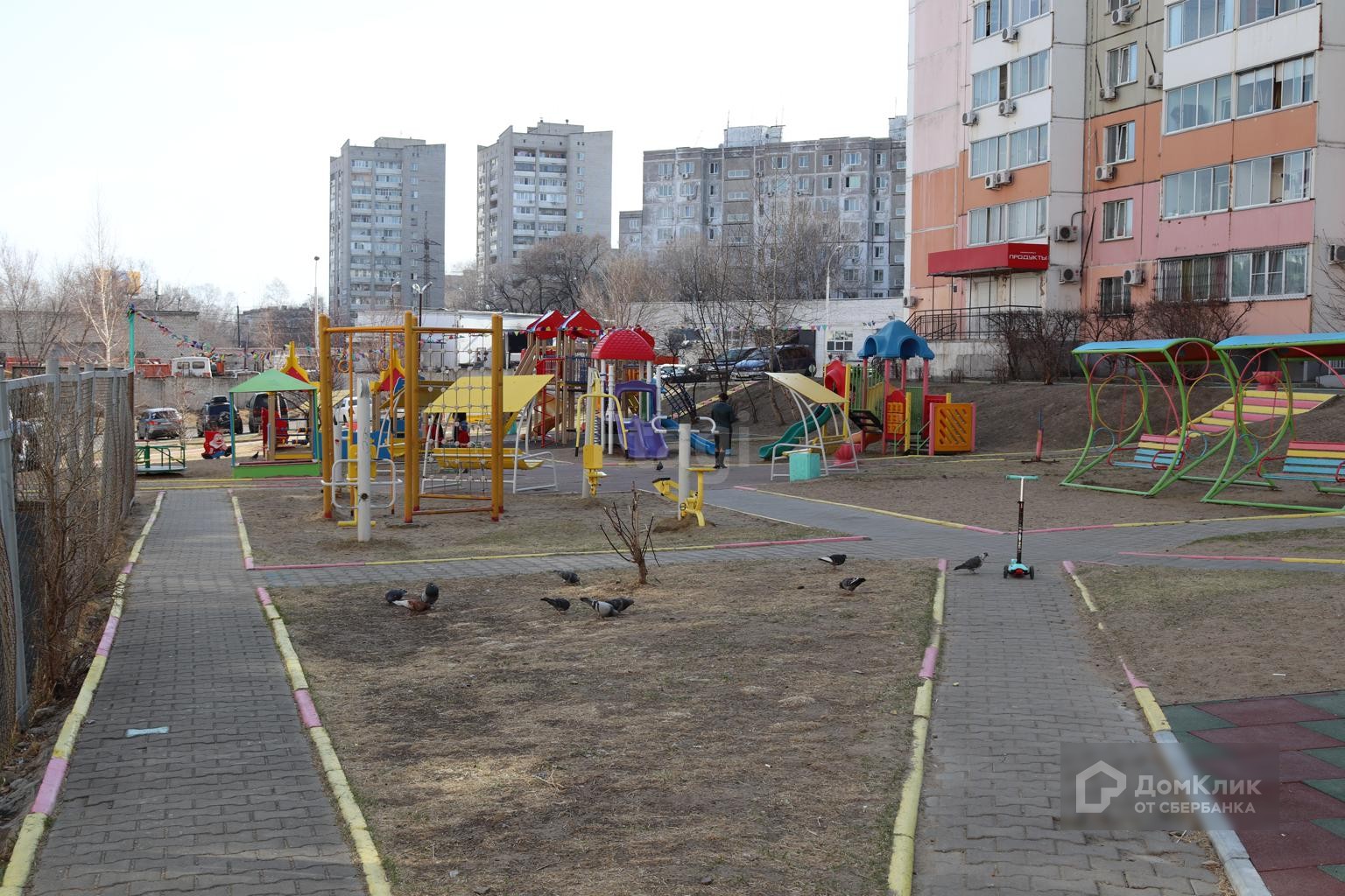 край. Хабаровский, г. Хабаровск, ул. Рабочий городок, д. 4-придомовая территория