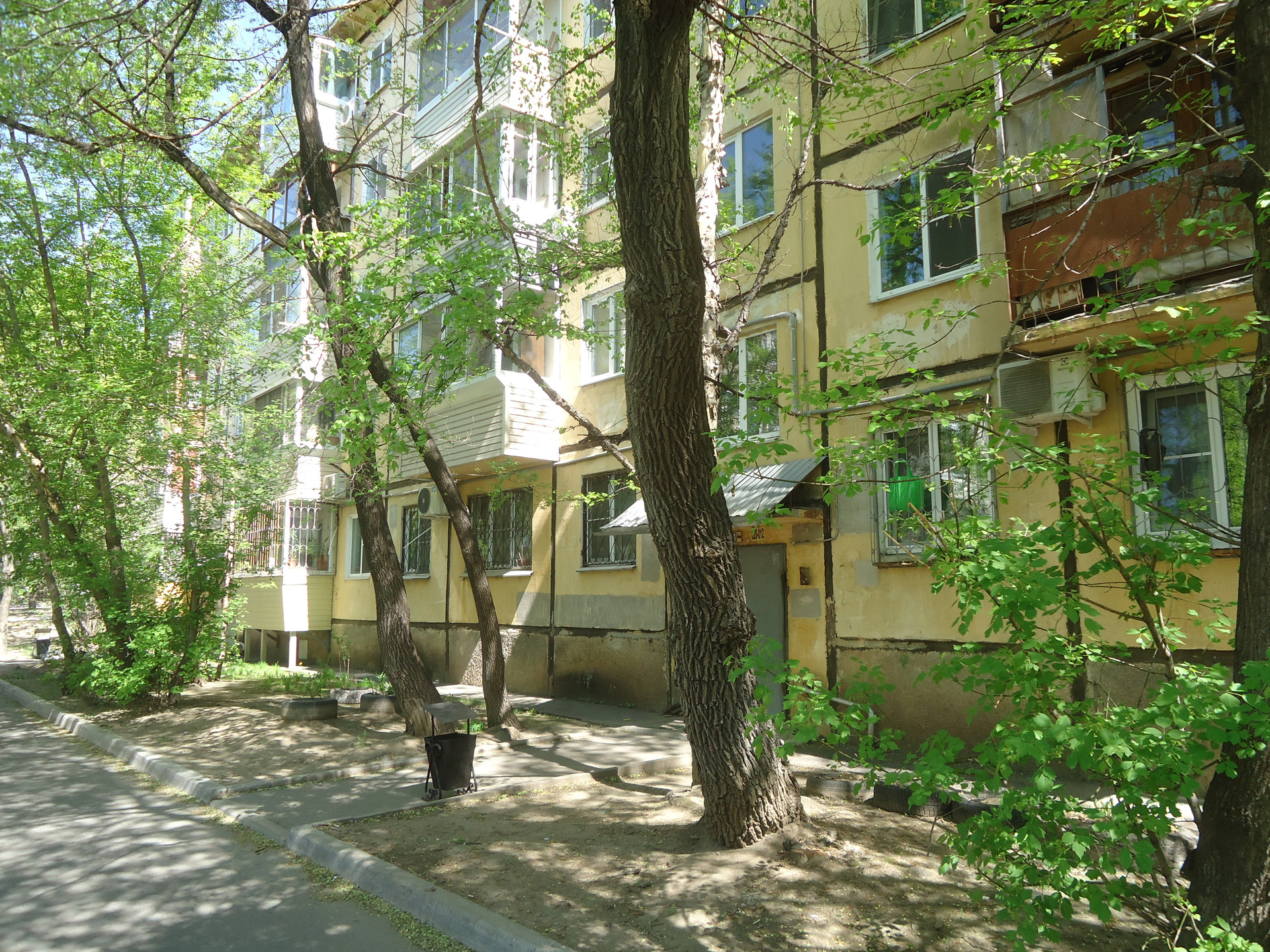 край. Хабаровский, г. Хабаровск, ул. Шеронова, д. 121-фасад здания