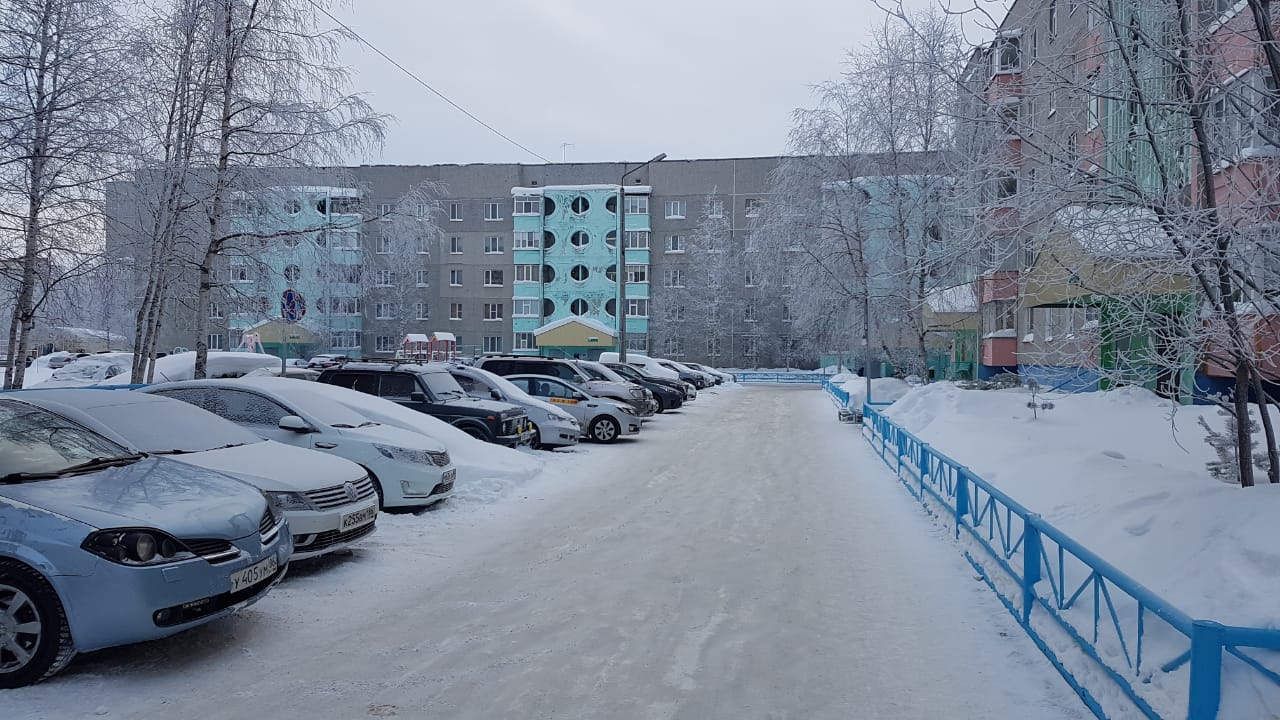 АО. Ханты-Мансийский Автономный округ - Югра, г. Лангепас, ул. Солнечная, д. 16-придомовая территория