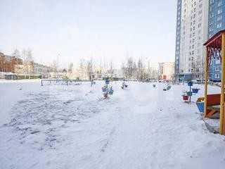 АО. Ханты-Мансийский Автономный округ - Югра, г. Нижневартовск, ул. Спортивная, д. 13, к. 1-придомовая территория