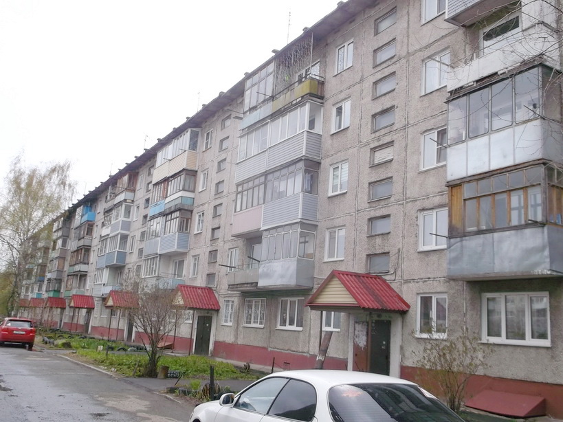край. Алтайский, г. Барнаул, ул. Георгиева, д. 27-фасад здания
