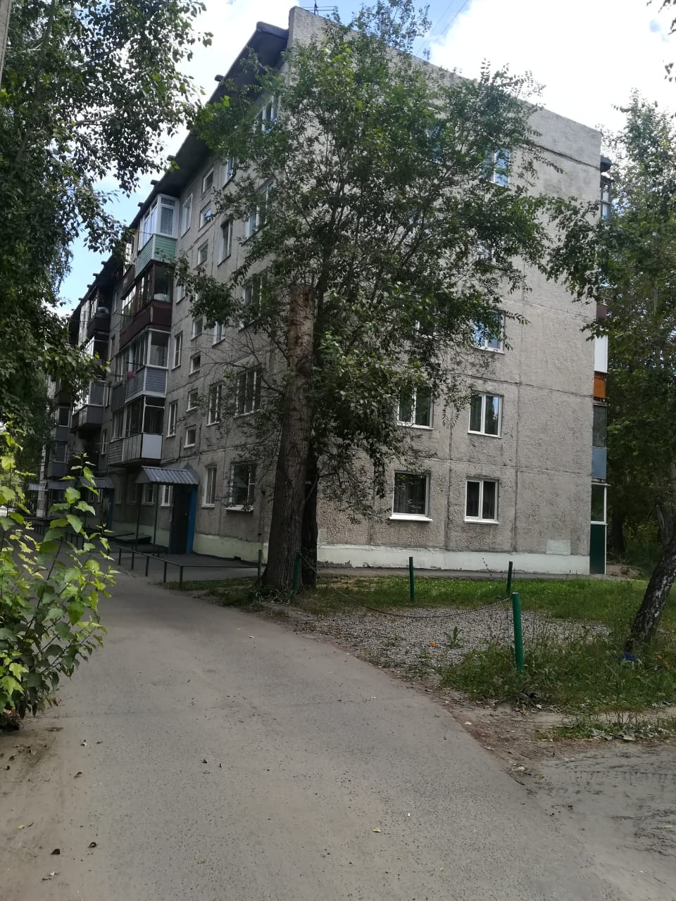край. Алтайский, г. Барнаул, ул. Георгиева, д. 43-фасад здания