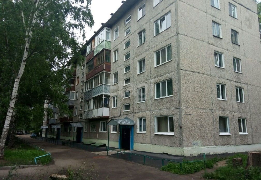 край. Алтайский, г. Барнаул, ул. Георгиева, д. 43-фасад здания