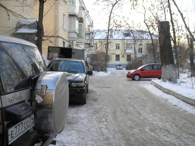 обл. Челябинская, г. Миасс, пр-кт. Автозаводцев, д. 26-придомовая территория