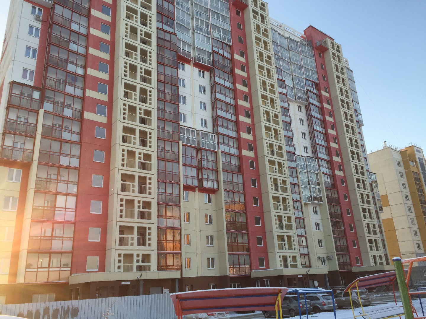 обл. Челябинская, г. Челябинск, ул. Александра Шмакова, д. 33-фасад здания