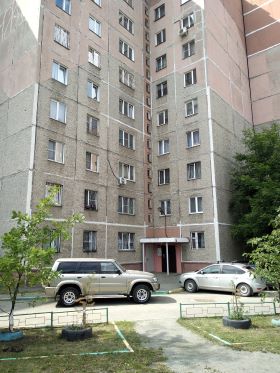 обл. Челябинская, г. Челябинск, ул. Чайковского, д. 15-фасад здания