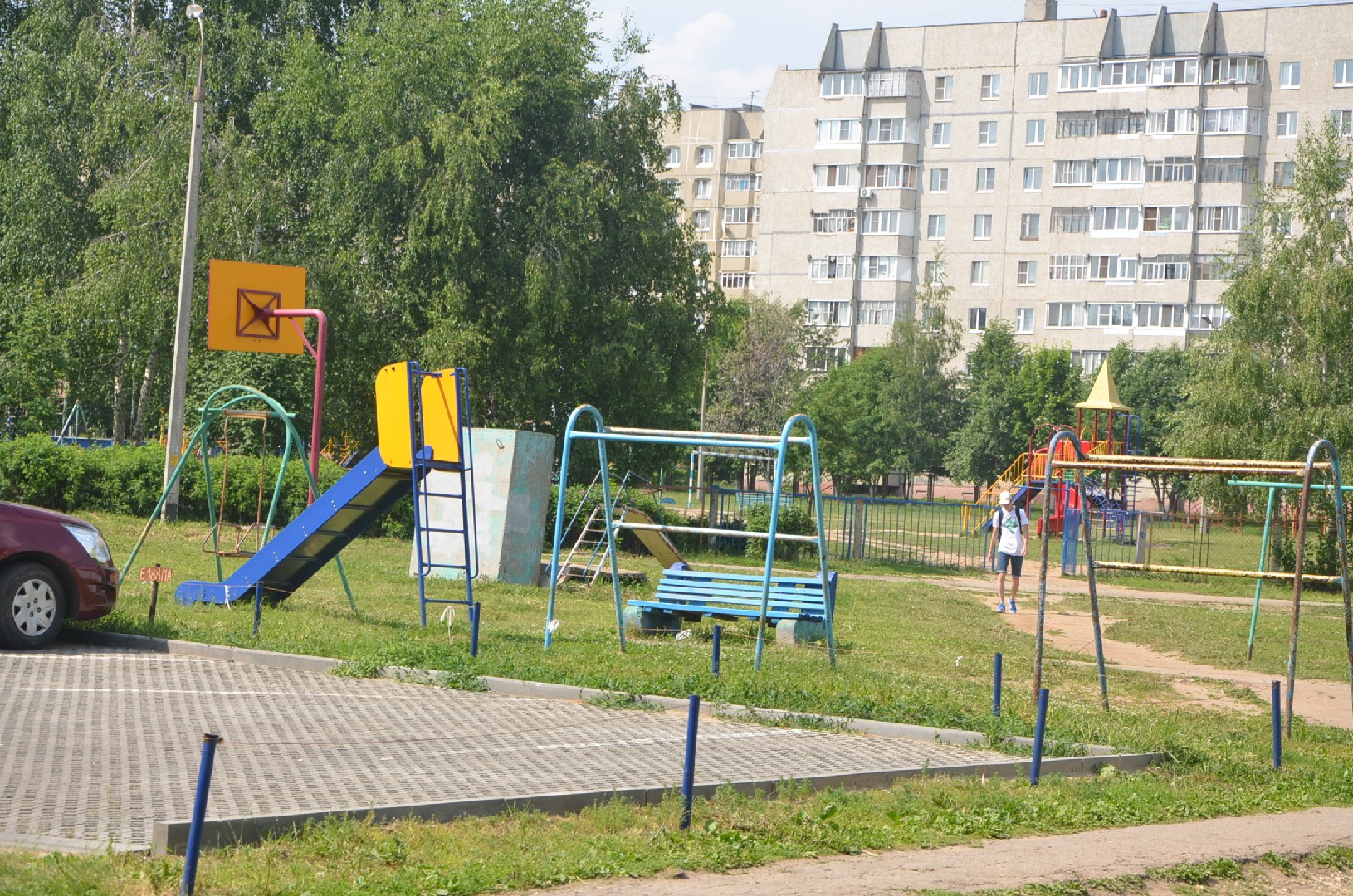 Респ. Чувашская, г. Новочебоксарск, ул. Винокурова, д. 76-придомовая территория