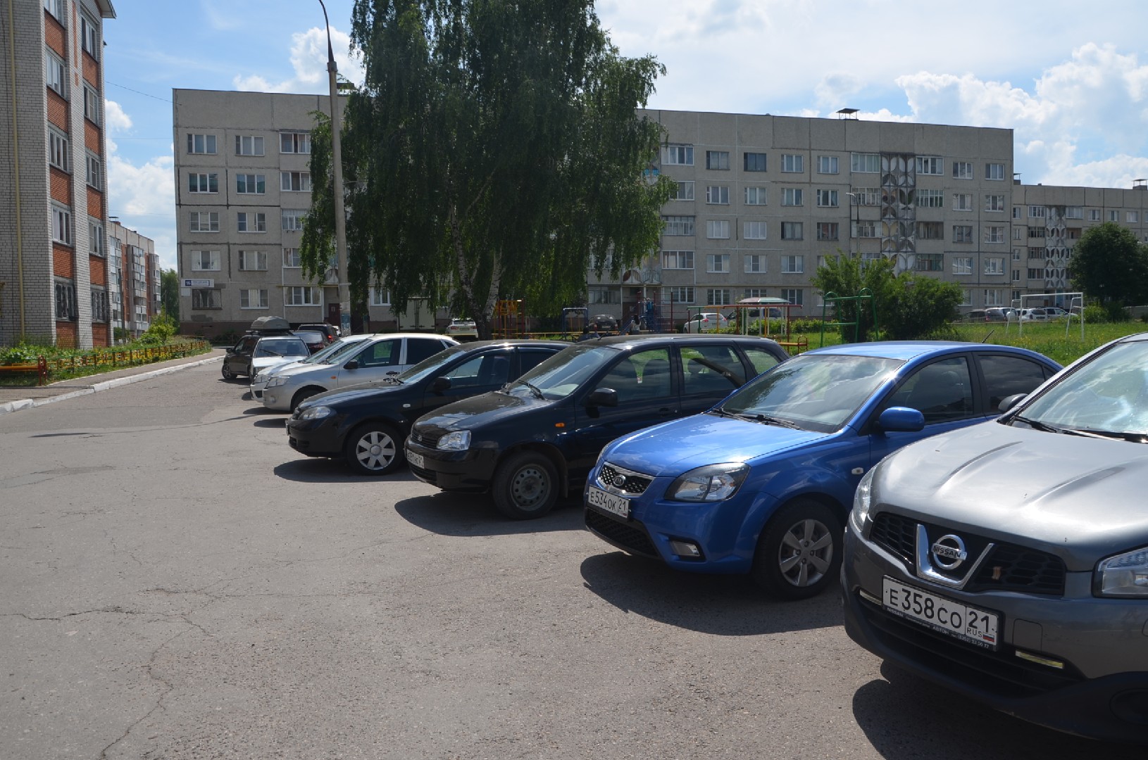 Респ. Чувашская, г. Новочебоксарск, ул. Восточная, д. 14А-придомовая территория