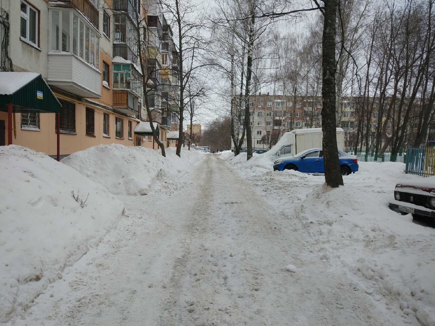 Респ. Чувашская, г. Чебоксары, ул. Космонавта Николаева А.Г., д. 26-придомовая территория