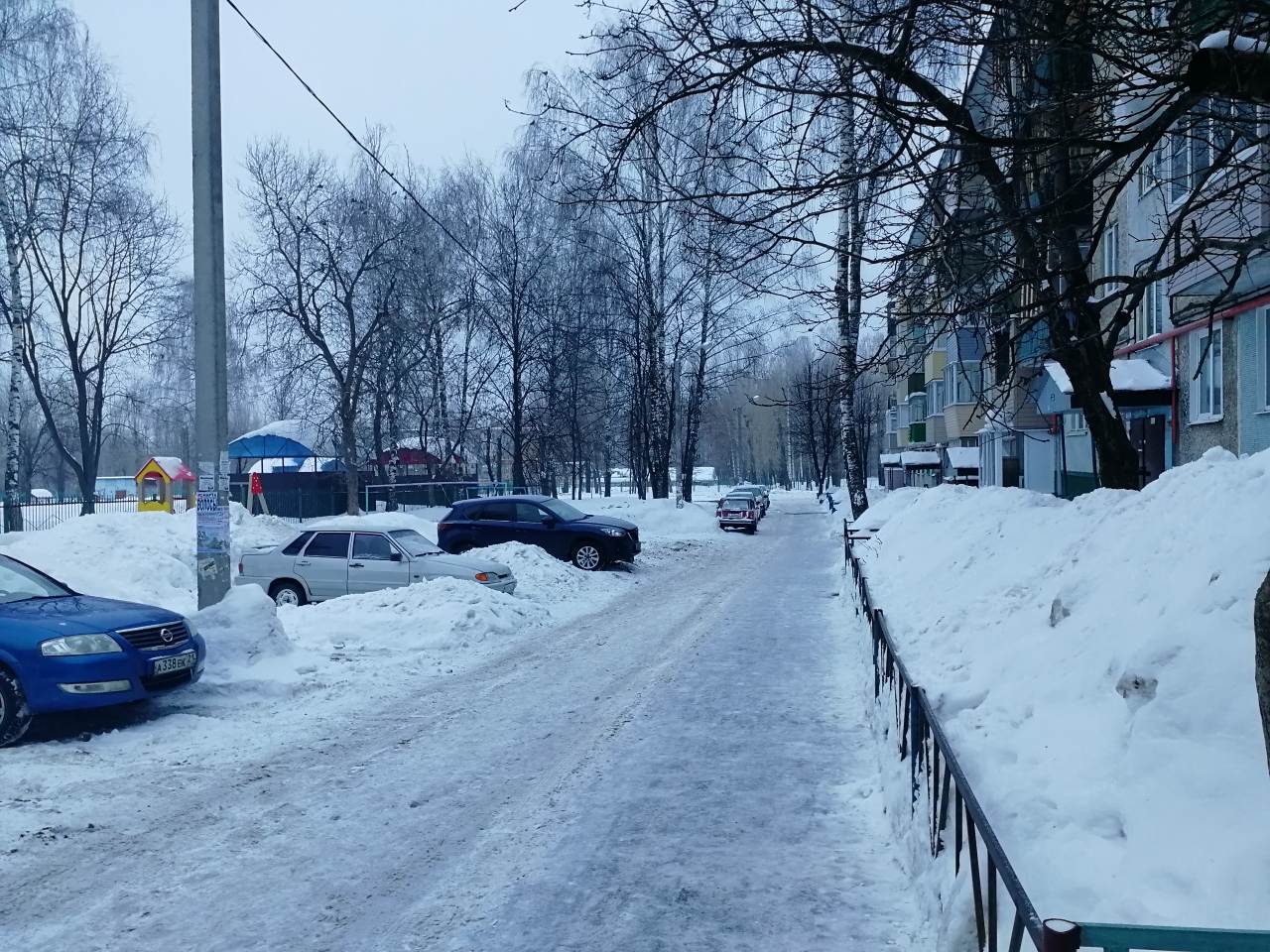 Респ. Чувашская, г. Чебоксары, пр-кт. Мира, д. 21а-придомовая территория