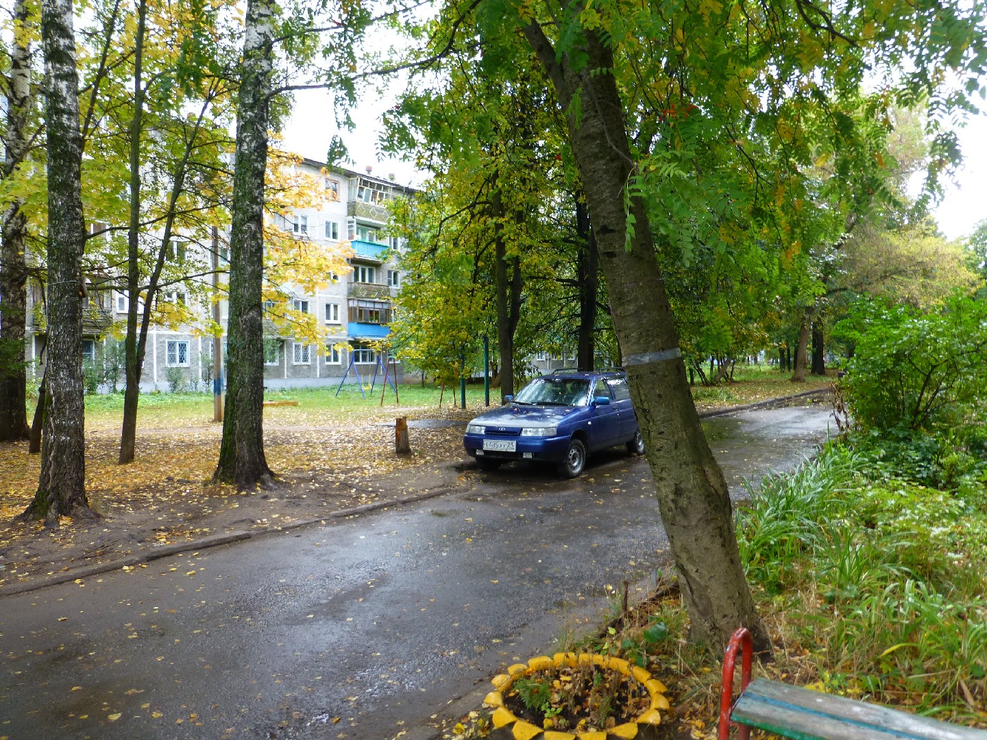 Респ. Чувашская, г. Чебоксары, ул. Мичмана Павлова, д. 7-придомовая территория