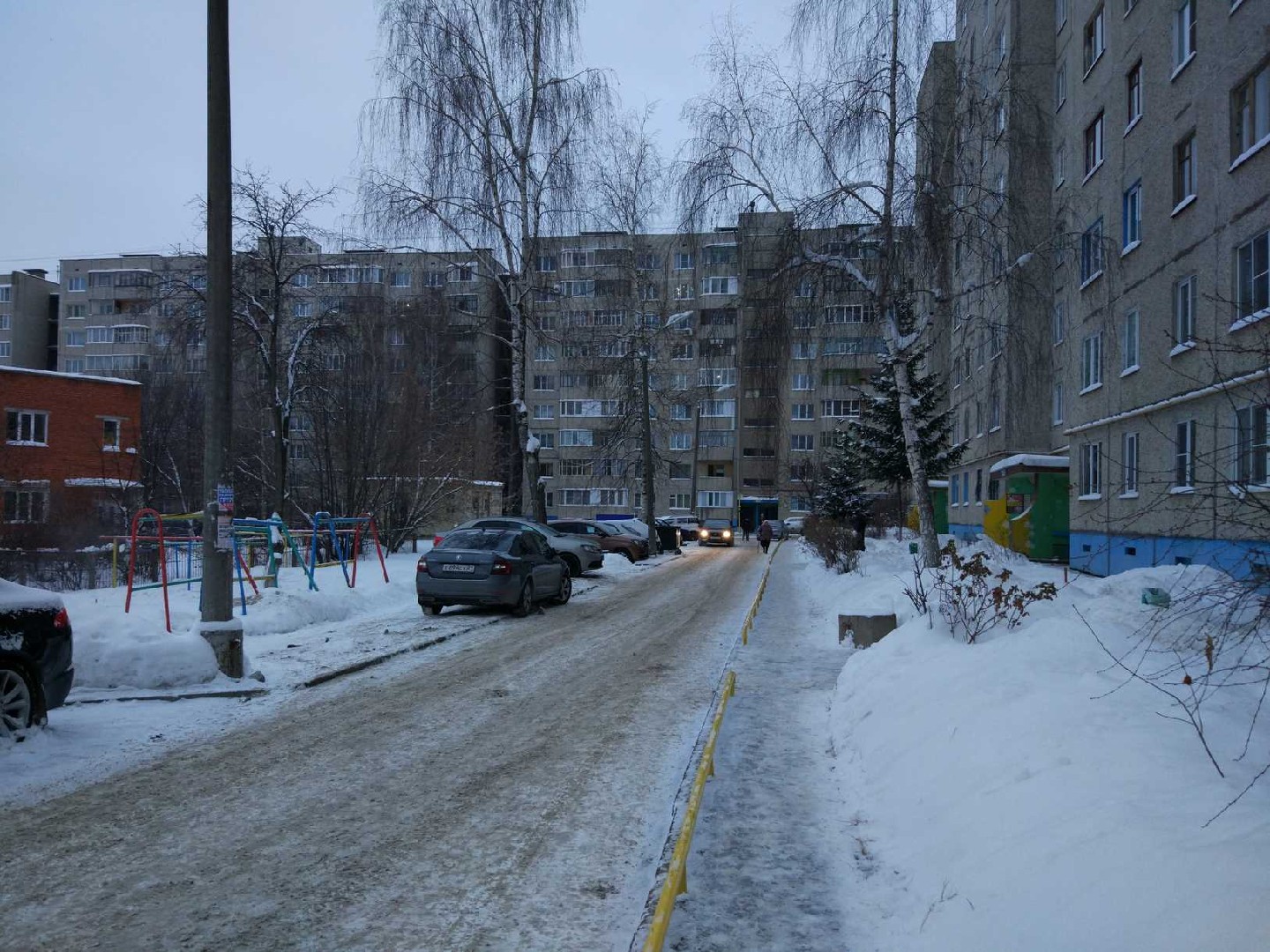 Респ. Чувашская, г. Чебоксары, ул. Мичмана Павлова, д. 58-придомовая территория