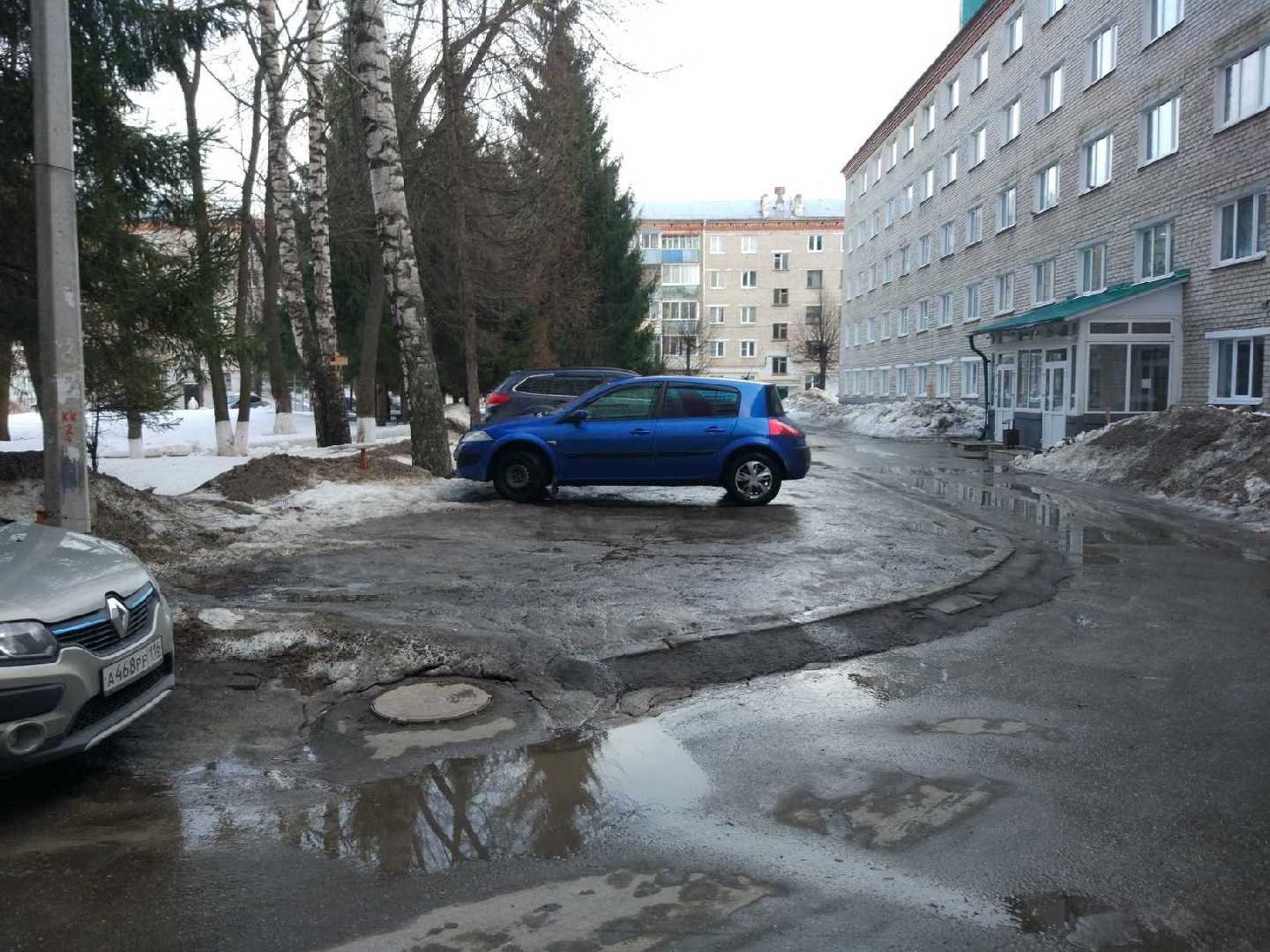 Респ. Чувашская, г. Чебоксары, пр-кт. Московский, д. 21, к. 2-придомовая территория