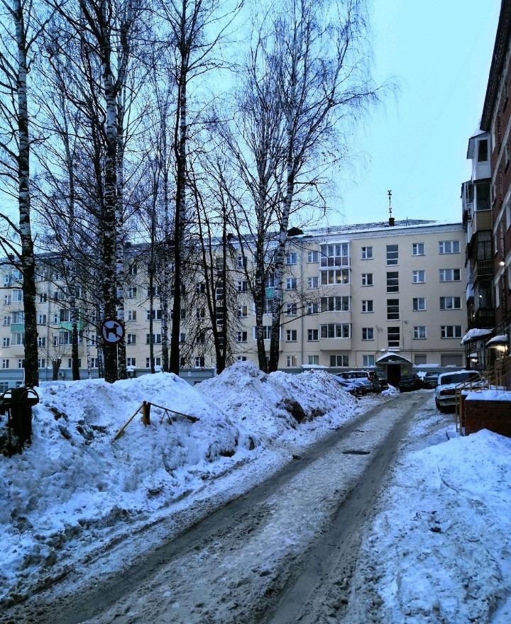 Респ. Чувашская, г. Чебоксары, ул. Энгельса, д. 16-придомовая территория